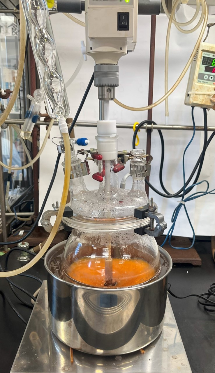 90 ℃ 4時間攪拌中