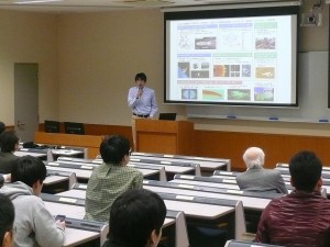 葛山准教授による本学の航空宇宙輸送研究の紹介